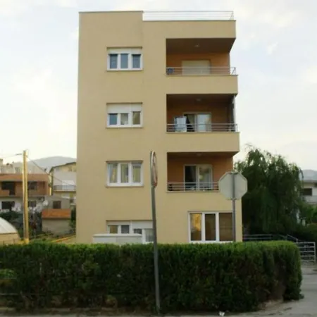 Slava - Close To The Mall Apartment *