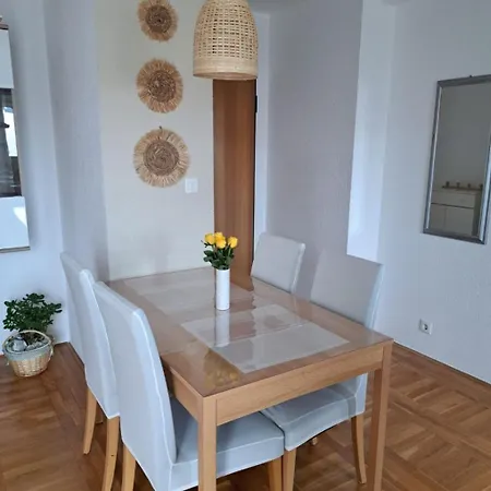 Apartment Slava - Close To The Mall *