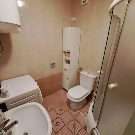 Slava - Close To The Mall Apartment Split